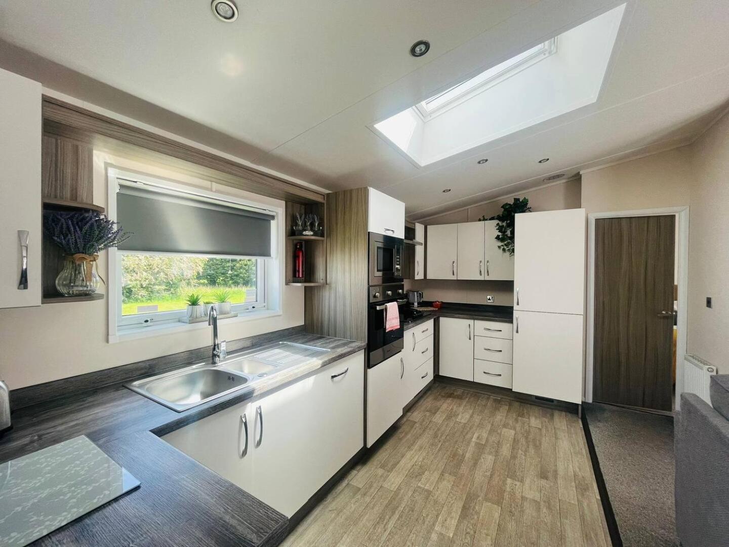 Villa Waterside Retreat With Hot Tub Pocklington Exterior foto