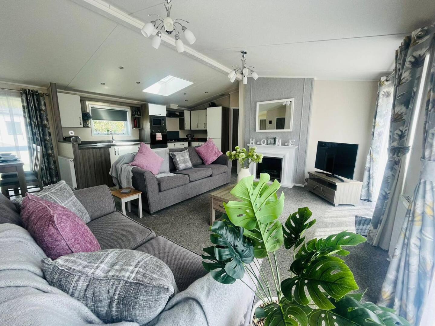 Villa Waterside Retreat With Hot Tub Pocklington Exterior foto