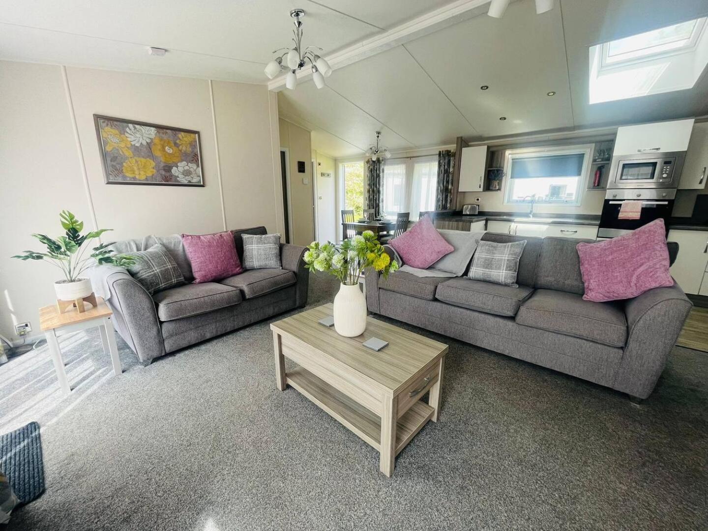 Villa Waterside Retreat With Hot Tub Pocklington Exterior foto