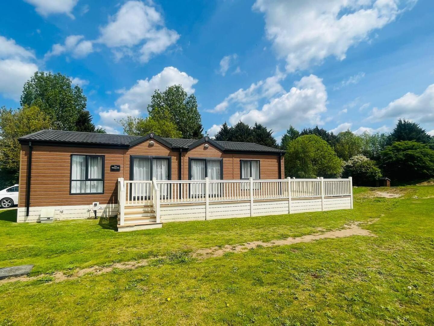Villa Waterside Retreat With Hot Tub Pocklington Exterior foto